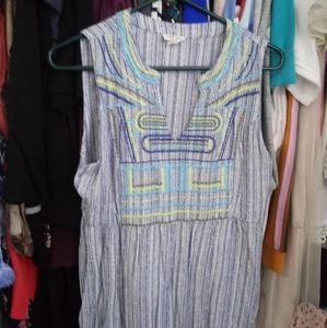 Women's no sleeve blouse